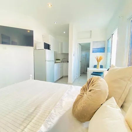 Διαμέρισμα Phaedrus Living : Luxury Flat Lighthouse 75